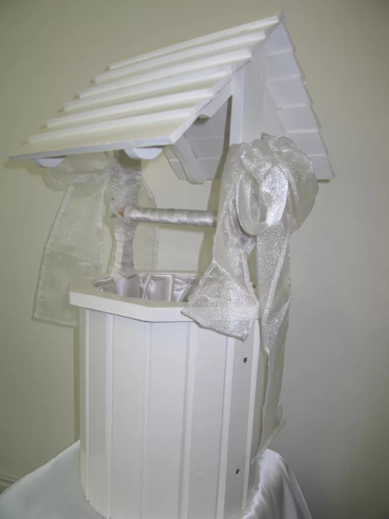 White Wooden Wishing Well - Medium