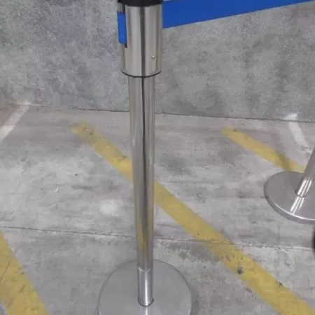 Barrier system - Bollards (retractable strap)