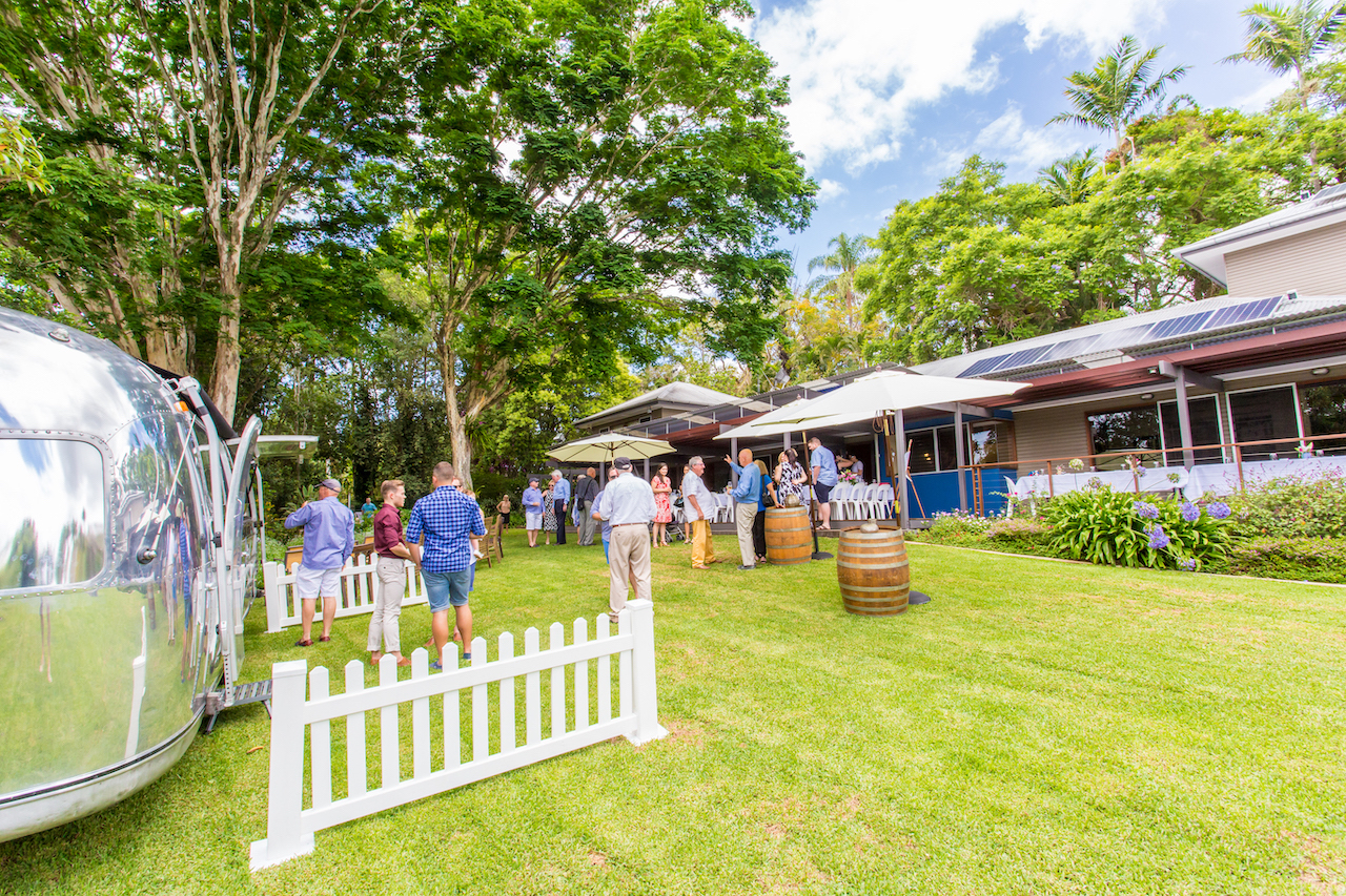 party-fence-barell-table-chairs
