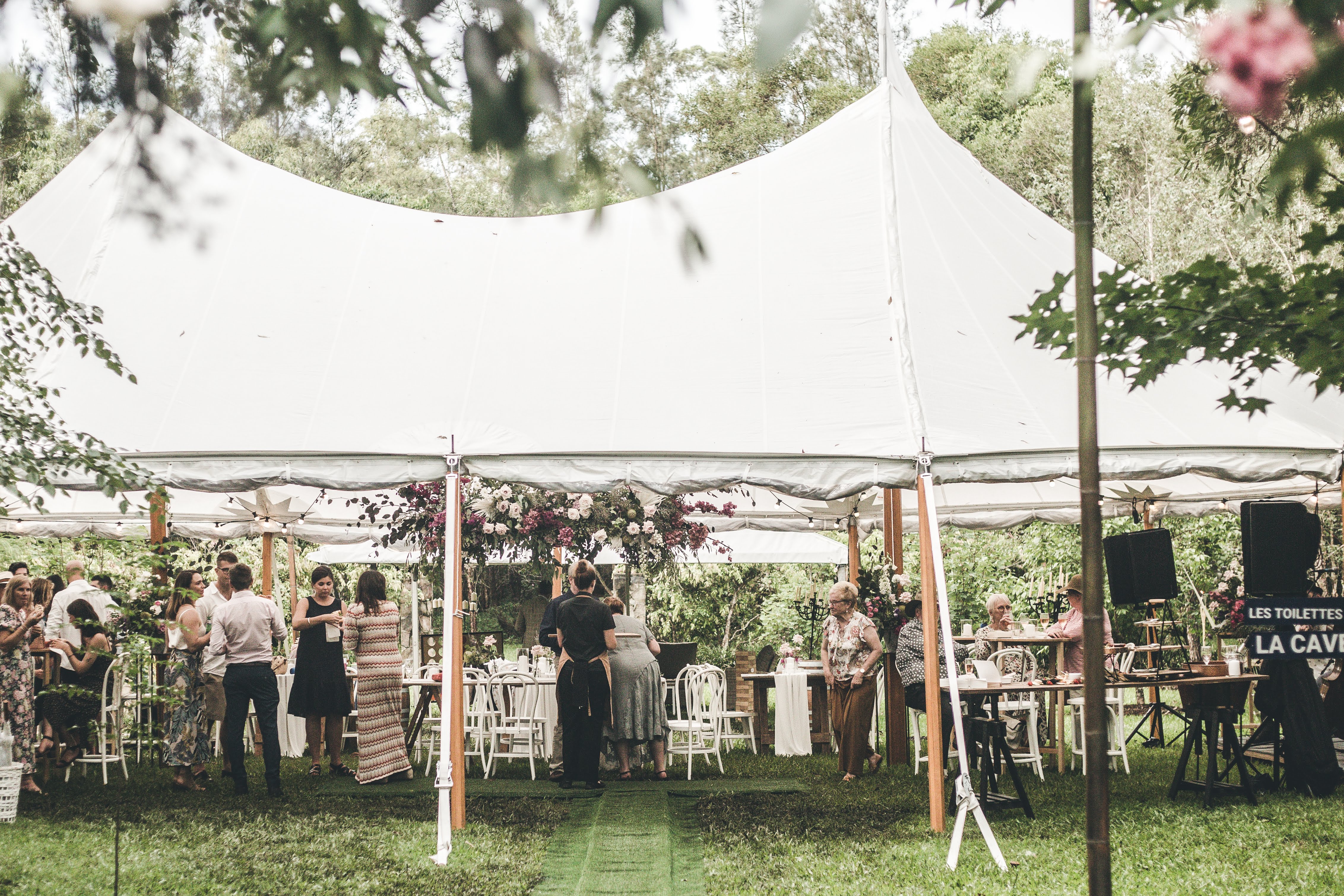 wedding-festoons-peg-and-pole-exterior