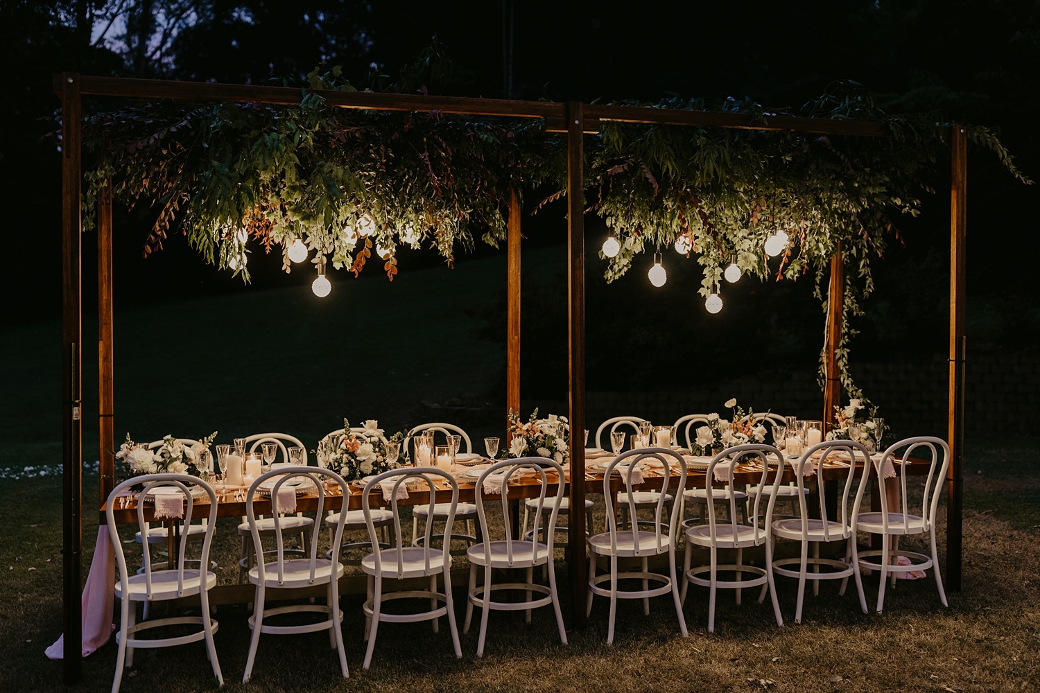 wedding small - outdoor - bentwood - timber table