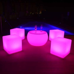 illuminated-LED-glow-Cube-and-coffee-table-for-hire